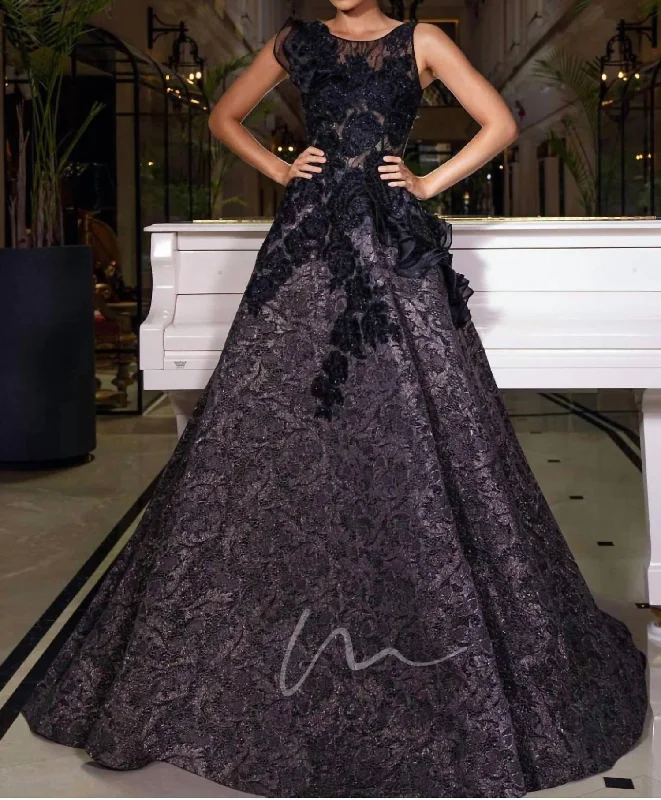 Major Savings Beaded Lace Gown In Black