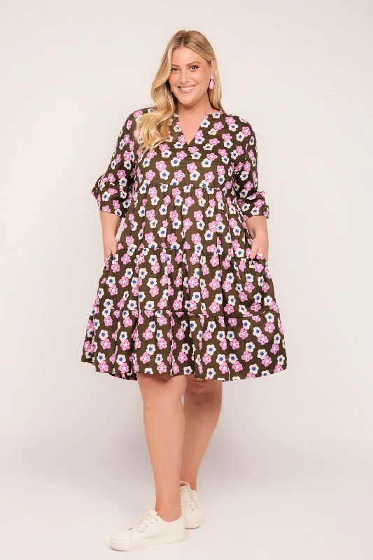 Massive Deals Scout Tiered Dress in Kabuki