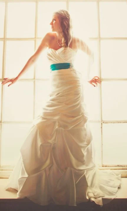 Extra Savings David's Bridal Sweetheart Charmeuse Gown with Pick-Up Skirt/WG333