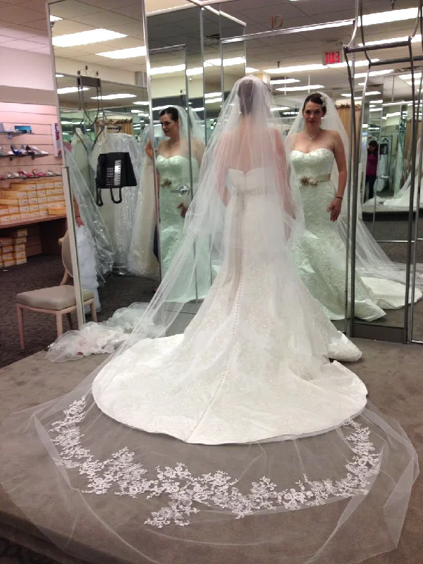 Today’s Deal Oleg Cassini CWG594
