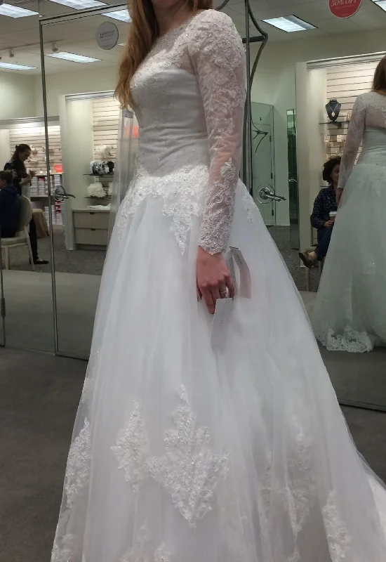Limited Quantity David's Bridal Jewel wg3726 soft white lace lace bg illusion neck