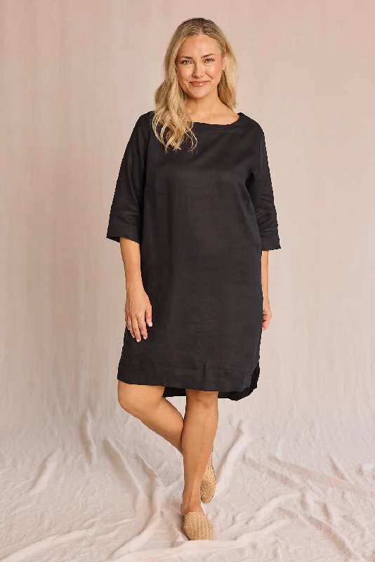 Take Advantage Boatneck Linen Shift Dress in Black